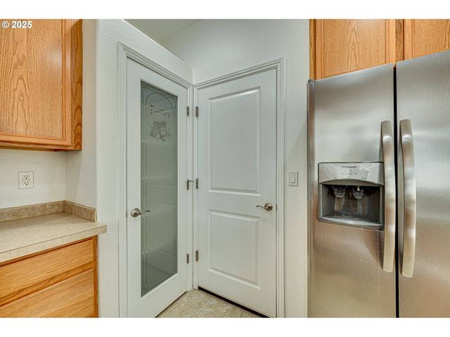 8021 Ne 22ND St, Vancouver, WA 98664