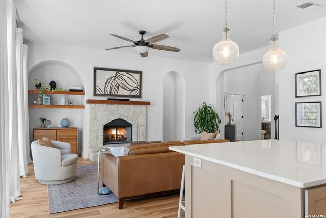 25814 Mount Carillon, San Antonio, TX 78260