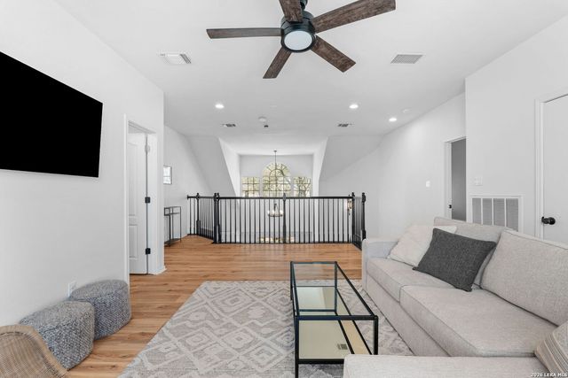 25814 Mount Carillon, San Antonio, TX 78260