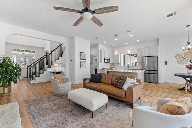 25814 Mount Carillon, San Antonio, TX 78260