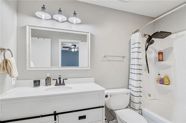 716 Redwood Lane, Blue Springs, MO 64014