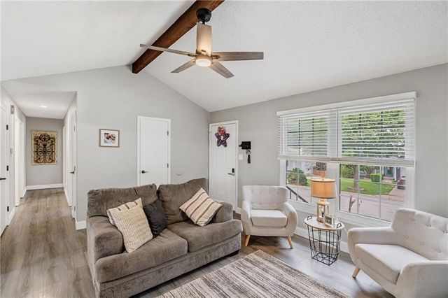 716 Redwood Lane, Blue Springs, MO 64014