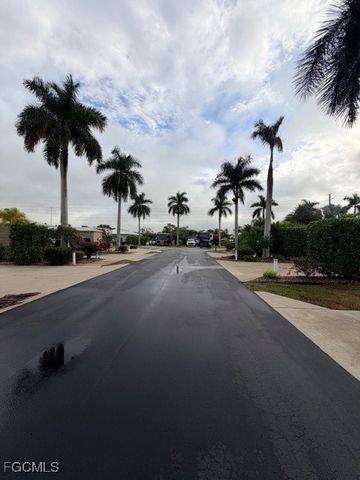 10348 Prairie Iris TRL, Fort Myers, FL 33905