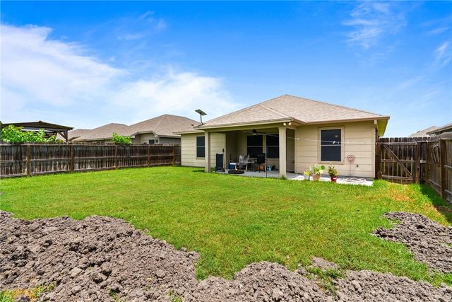 9441 English Oak Dr, Corpus Christi, TX 78410