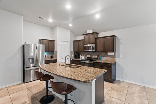 9441 English Oak Dr, Corpus Christi, TX 78410