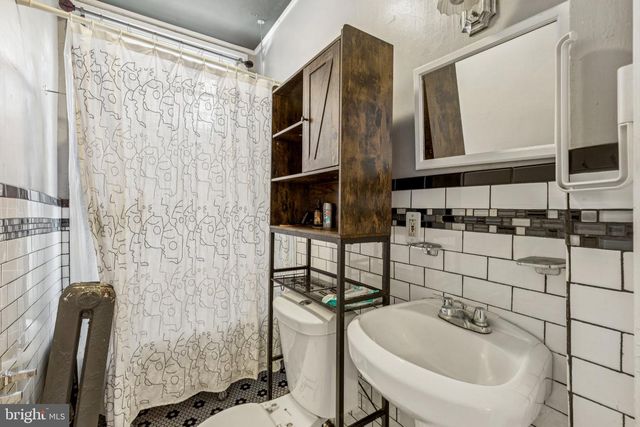 1018 S 49TH ST, Philadelphia, PA 19143