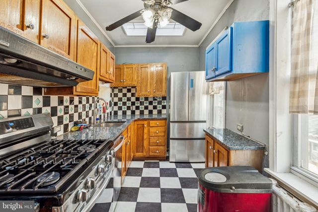 1018 S 49TH ST, Philadelphia, PA 19143