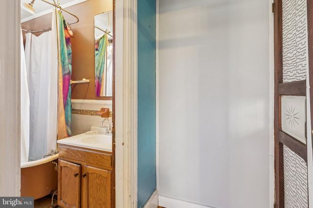 1018 S 49TH ST, Philadelphia, PA 19143