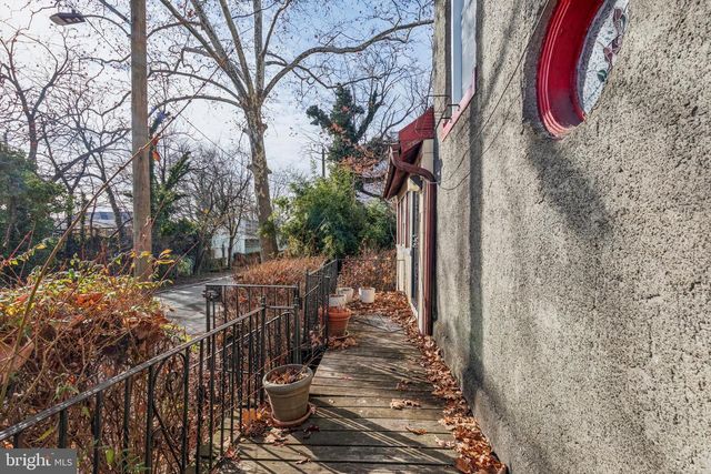 1018 S 49TH ST, Philadelphia, PA 19143