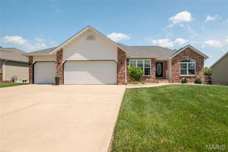 6715 Crossington Drive, Maryville, IL 62062