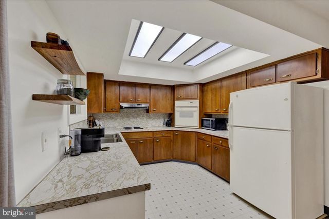 81 E COLLEGE AVE, Wernersville, PA 19565