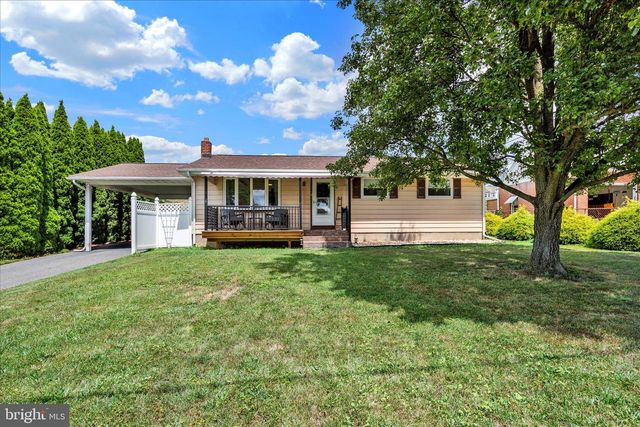 81 E COLLEGE AVE, Wernersville, PA 19565