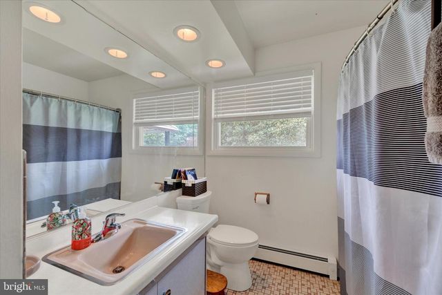 81 E COLLEGE AVE, Wernersville, PA 19565