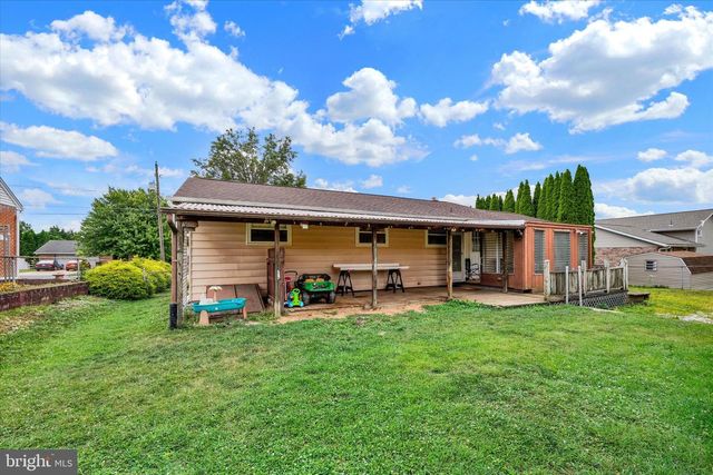 81 E COLLEGE AVE, Wernersville, PA 19565