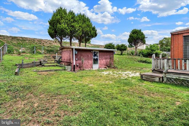 81 E COLLEGE AVE, Wernersville, PA 19565