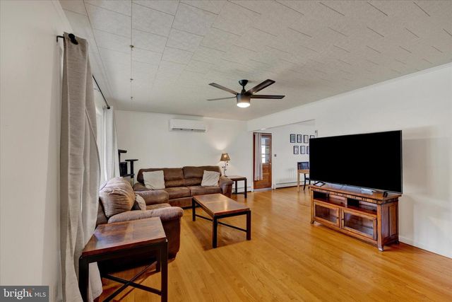 81 E COLLEGE AVE, Wernersville, PA 19565