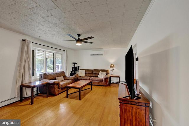 81 E COLLEGE AVE, Wernersville, PA 19565