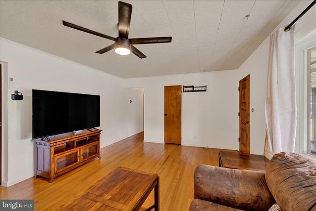 81 E COLLEGE AVE, Wernersville, PA 19565