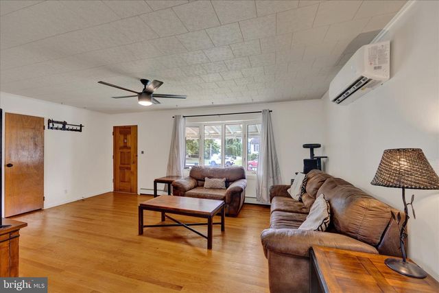 81 E COLLEGE AVE, Wernersville, PA 19565