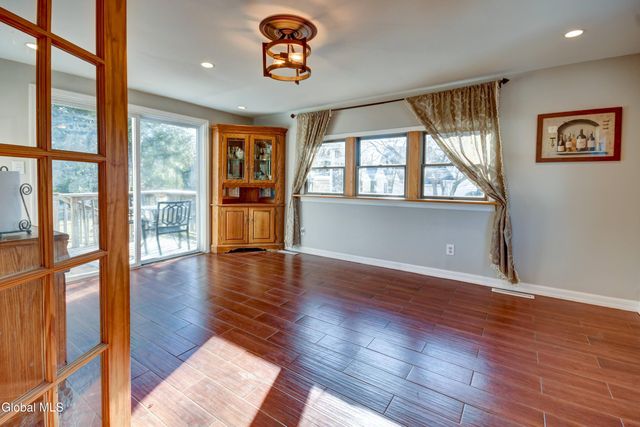 6 Jo Ann Court, Colonie, NY 12205