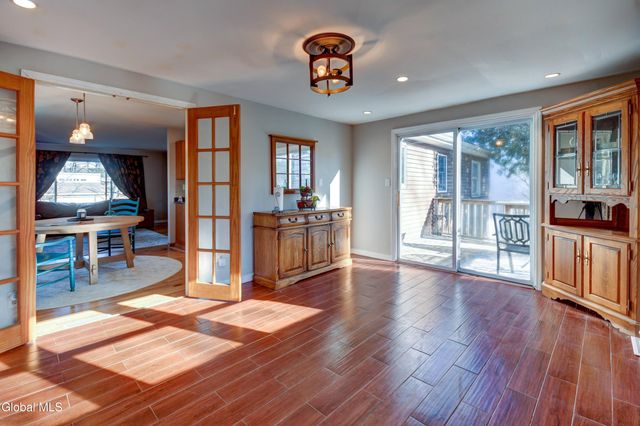 6 Jo Ann Court, Colonie, NY 12205