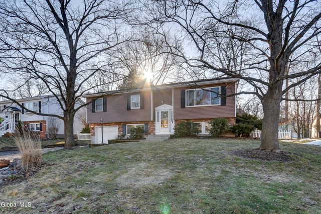 6 Jo Ann Court, Colonie, NY 12205