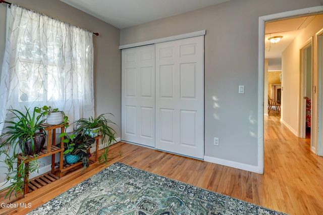 6 Jo Ann Court, Colonie, NY 12205