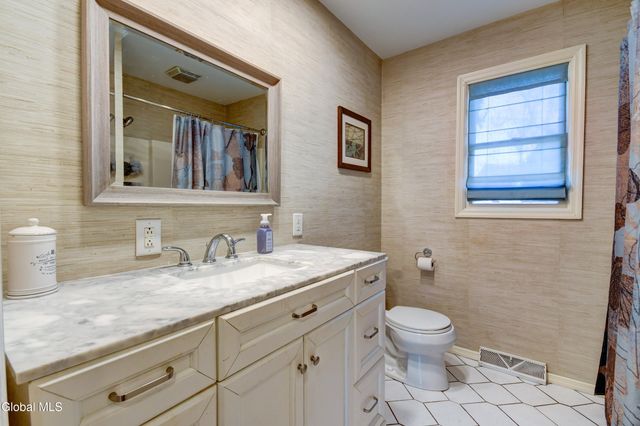 6 Jo Ann Court, Colonie, NY 12205