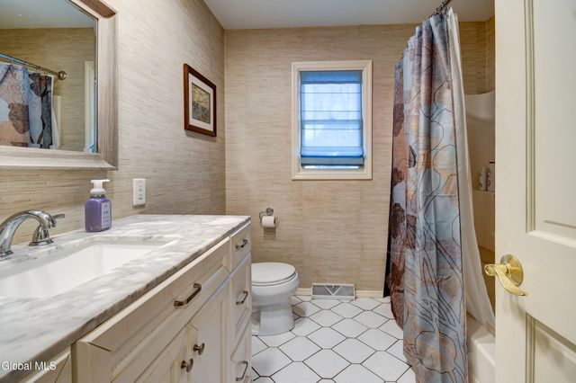 6 Jo Ann Court, Colonie, NY 12205