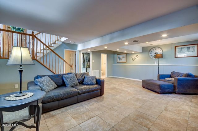 6 Jo Ann Court, Colonie, NY 12205