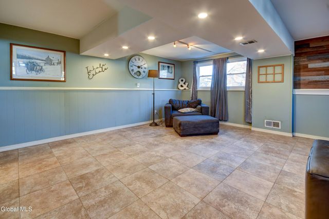 6 Jo Ann Court, Colonie, NY 12205