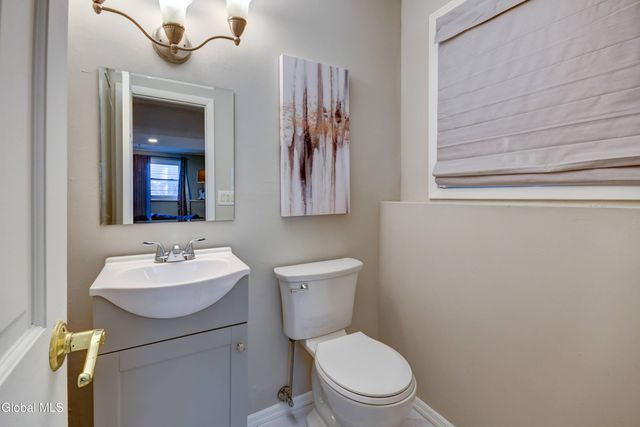 6 Jo Ann Court, Colonie, NY 12205