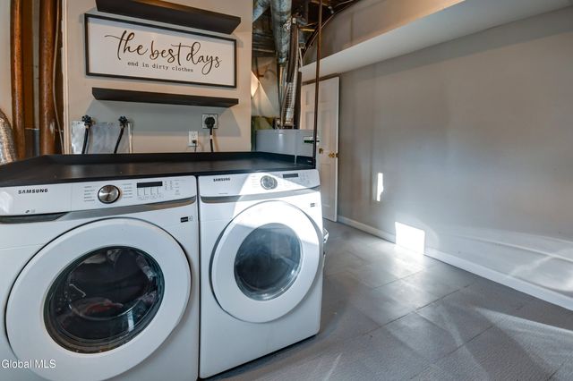 6 Jo Ann Court, Colonie, NY 12205