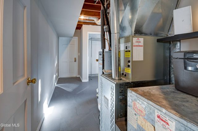 6 Jo Ann Court, Colonie, NY 12205