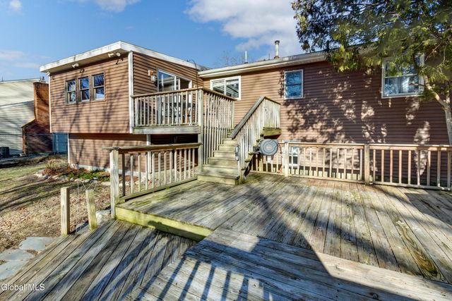 6 Jo Ann Court, Colonie, NY 12205