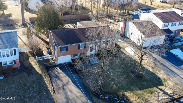 6 Jo Ann Court, Colonie, NY 12205