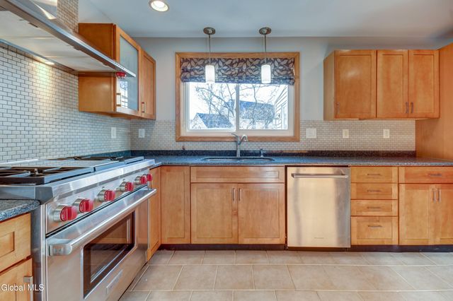 6 Jo Ann Court, Colonie, NY 12205