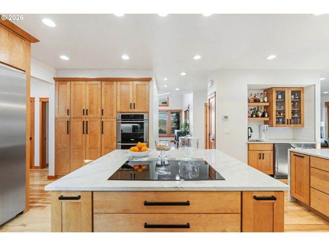 2024 CEDAR Ct, North Bend, OR 97459