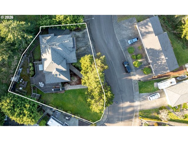 2024 CEDAR Ct, North Bend, OR 97459