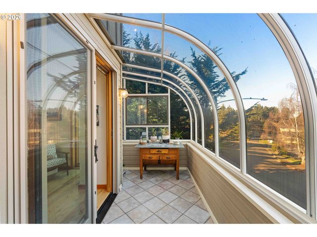 2024 CEDAR Ct, North Bend, OR 97459