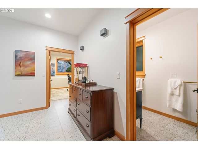 2024 CEDAR Ct, North Bend, OR 97459