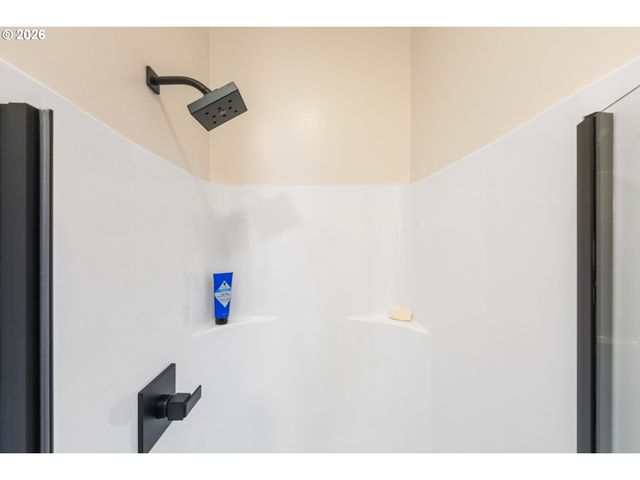 2024 CEDAR Ct, North Bend, OR 97459