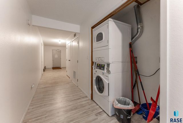 101 S Holly Ave Avenue, Sioux Falls, SD 57104