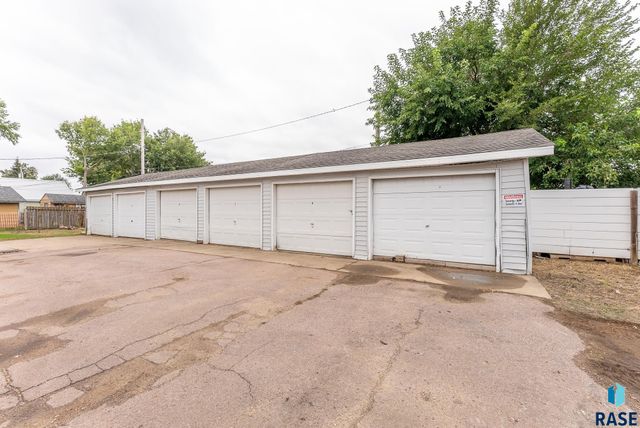 101 S Holly Ave Avenue, Sioux Falls, SD 57104