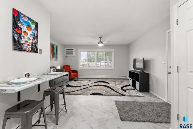 101 S Holly Ave Avenue, Sioux Falls, SD 57104