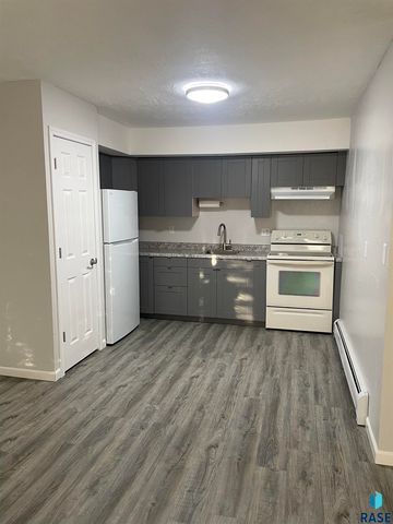 101 S Holly Ave Avenue, Sioux Falls, SD 57104