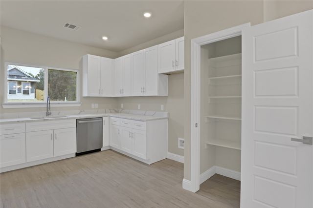 5618 Barkridge Drive, Granbury, TX 76048