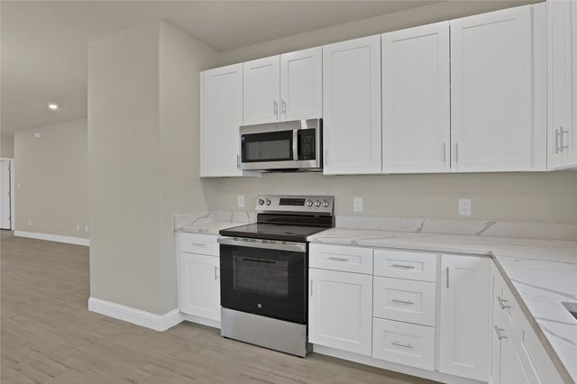 5618 Barkridge Drive, Granbury, TX 76048