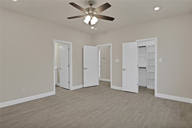 5618 Barkridge Drive, Granbury, TX 76048