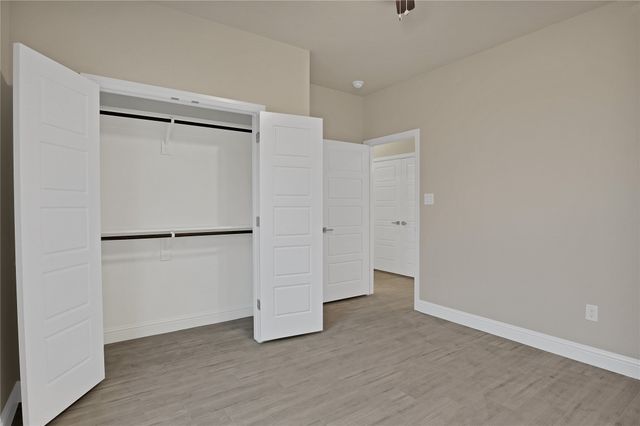 5618 Barkridge Drive, Granbury, TX 76048